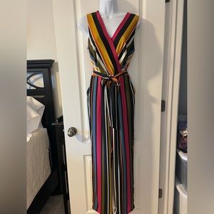 Vince Camuto jumper size 4